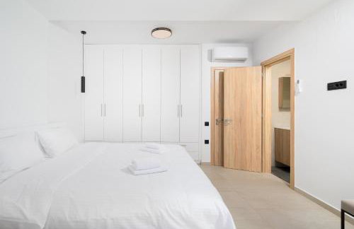 Petrus Luxury Villas in Old Hersonissos - 3 Bedrooms & 3 Bathrooms - Foto 36