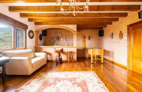 Mansión con Jacuzzi a 40 grados, gran piscina y Pádel - Photo 66