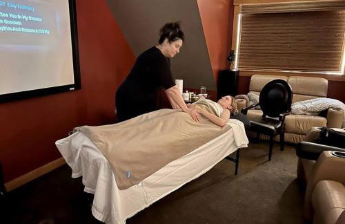 The Glen House -9 Bdrm Estate Sleep 26 Movie Theater,Pool,Golf,Ski - Foto 49