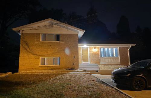 Spacious 5 bedroom single family home sleeps 12 with driveway near DC - Foto 25