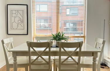 Spacious 4BR 4BA gated townhouse with balconies, Central JQ - Foto 4