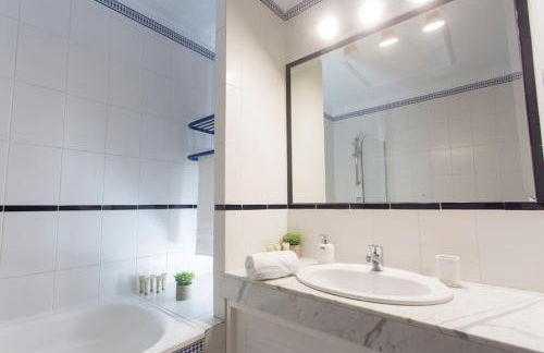 Andalusian villa on the sea and the bay of Malaga - Photo 36