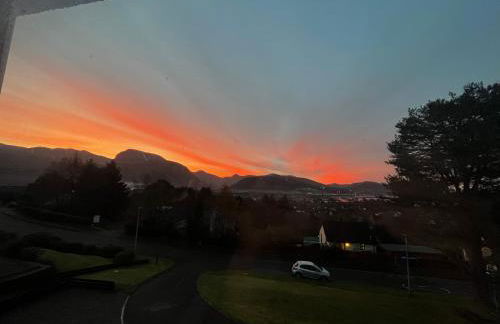 TRAMORE - self contained 1 bedroom unit - king size bed - free private parking - 3 miles from Fort William High Street - Foto 1