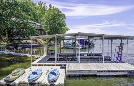 6bedrooms, ramp boat dock slips water toys, nice cove area - Foto 36