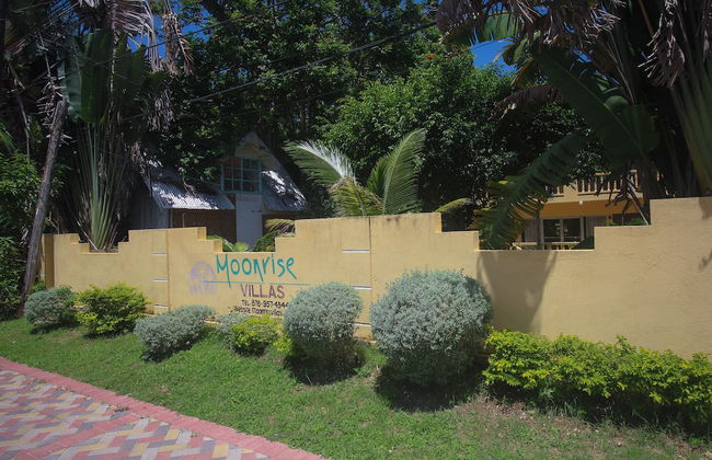 Moon Rooms at Moonrise Villa - Photo 63