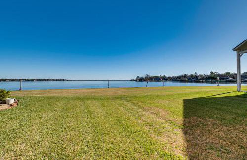 Steps to Lake Conroe! Condo with Balcony and Views - Foto 23