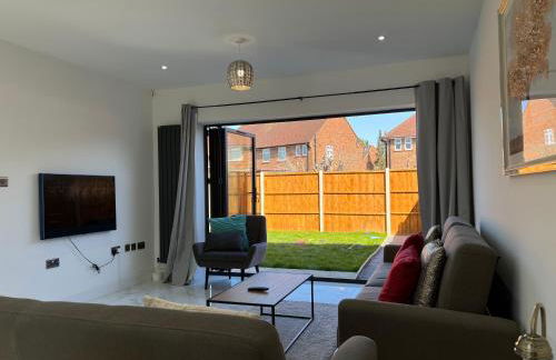 Brand New, Immaculate 3 Bed 3 Shower room House - Foto 15