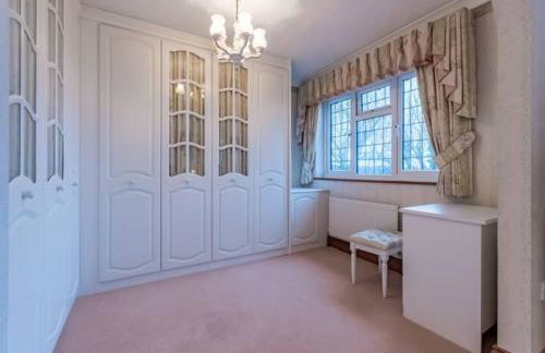 Tudor Style Seafront Home Sea Views Shoebury - Pass the Keys - Foto 44