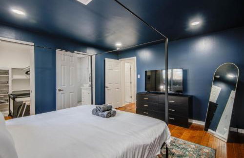 4-BD Mid-Modern Century with Firepit & Playground - Foto 18