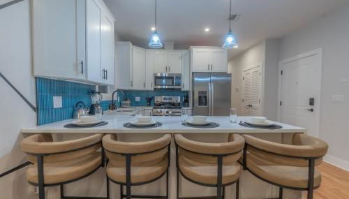 Pristine Pad, Sleep 12, Free parking, 3BRs, 20 PERCENT OFF - Foto 2, stove, dishwasher, minibar