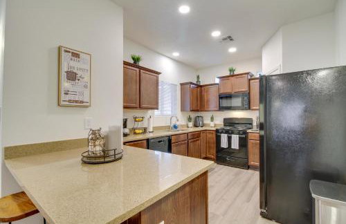3 Mi to Downtown WFH-Friendly ABQ Townhome! - Photo 2