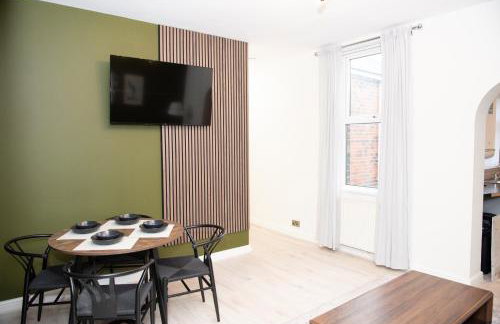 Modern City Living, 1km from the Heart of Town! - Photo 5