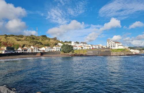 Bay House - Photo 24