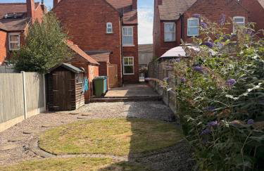 Druids Cottage a cosy 2 bedroom Cottage within a 5 minute drive from Cannock town centre - Foto 10