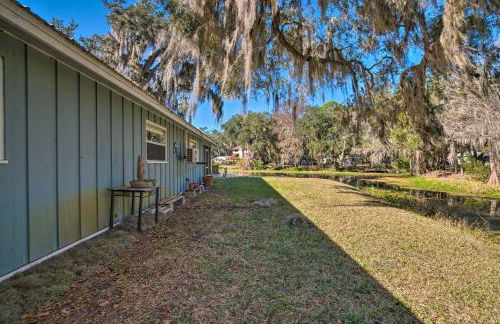 Waterfront Studio with Dock Access in Inglis! - Foto 24