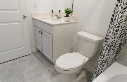 Modern Bright Home - Pool, Parks and Disney - Foto 16