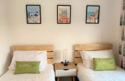 Redhill Town Centre 3 bed House near Gatwick Airport, easy commute to London - Foto 10