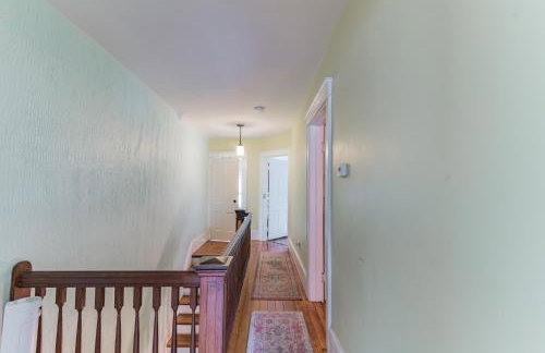 Mountain View Victorian with Convenient Location and Lots of Space tp Play farmhouse - Foto 29