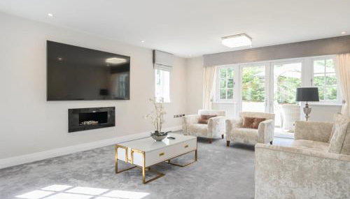 Large Comfortable & Private Home in Fetcham - Pass the Keys - Foto 1