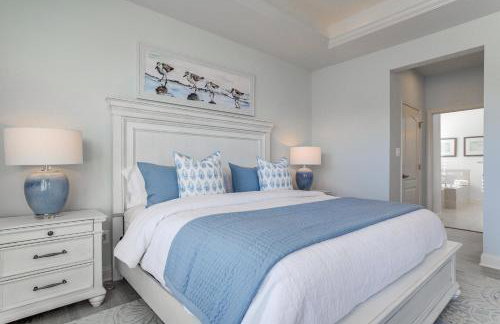 Modern and Spacious Home with Pool in Ocean View! - Foto 16