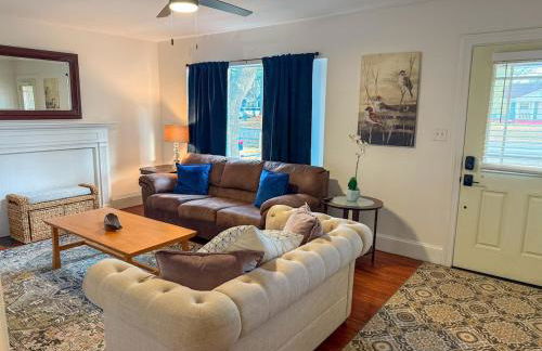 House with Firepit near Noda Plaza Midwood LightRail - Foto 1