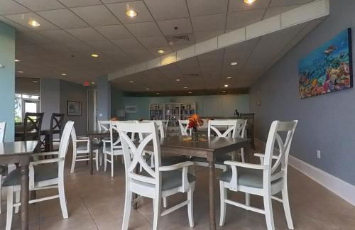 Oceanfront luxury at Hibiscus Breeze, charming 2/2 condo on North Hutchinson Island 3 Month Min - Photo 17