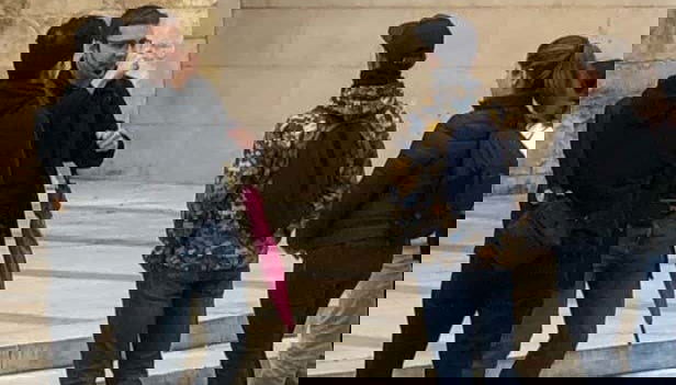 Free tour por Coimbra - Foto 3, Escutando atentamente o guia