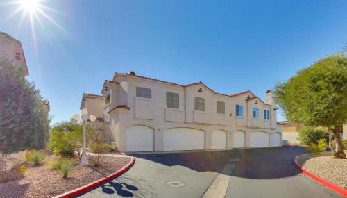 6 Mi to Vegas Strip City-View Gem with Pool Access - Foto 3