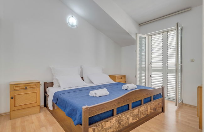 Spacious Apartment w Three Balconies and Parking - Foto 2