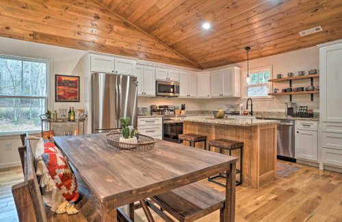 Painted Skies Upscale Getaway By Lake Burton! - Photo 1