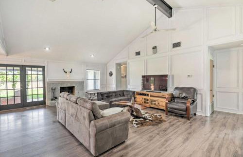 Pet-Friendly Lockhart Home with Private Yard - Foto 6