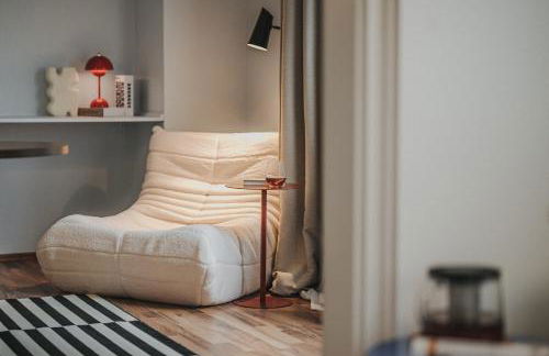 JOBOSTAYS - LINDEN Family Apartment Oldenburg - sehr geräumig 110m2 - Terrasse mit Gartenblick - voll ausgestattete Küche - 2 Bäder - Babybett - 10 Min zu Fuß zum Bahnhof - kostenloses WLAN - Parkplatz - kontaktfreier Check-In - Photo 6