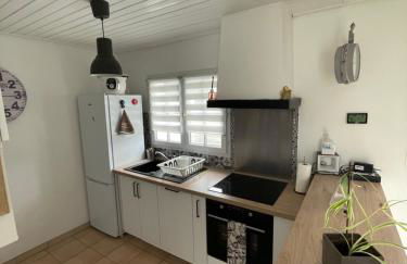 Petite maison au calme, dans une impasse - Foto 5