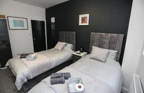 Cheerful 4-bedroom home in Sheffield - Photo 20