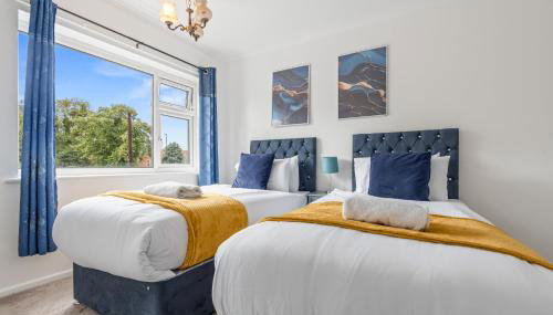 OPK STAYS - Stylish 2 bed Coventry train Station Apt, City Centre, Sleeps 4, FREE Parking, Free Netflix - Foto 2