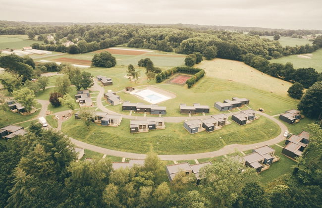 Modernly Furnished Cottage With Beautiful Terrace by a Lake - Foto 33