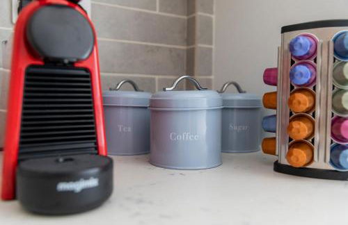 Gorgeous Modern Apartment near Redhill Station inc Private Garden & Parking - Foto 19