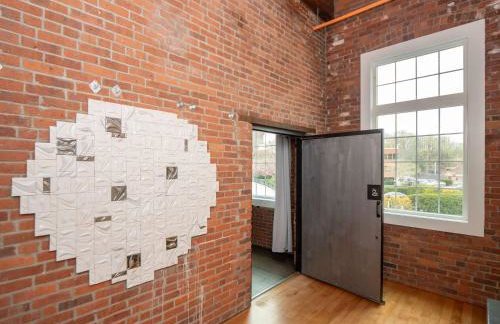 Jennifer's Historic Riverfront Loft City Views - Foto 36