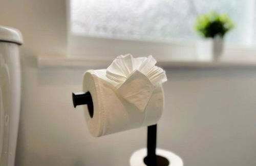 Cliff House By RMR Accommodations - NEW - Sleeps 8 - Modern - Parking - Foto 29