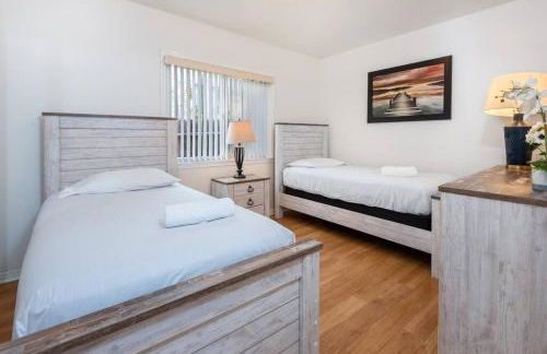 Central LA Bliss: 5 BR Home, BBQ, Perfect Location - Foto 16