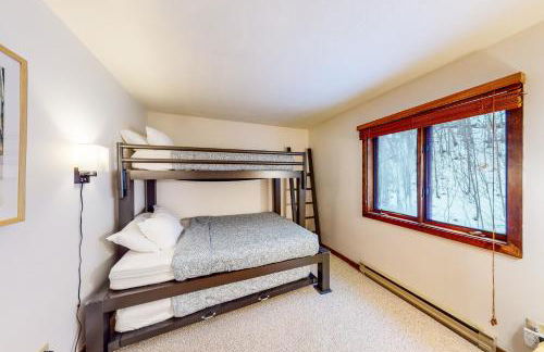 The Summit: 46 - Photo 22