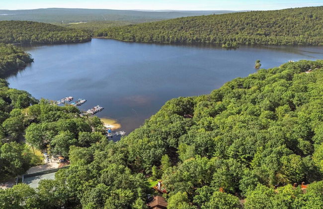 Highland Hideaway by Avantstay Group Poconos Retreat w/ Patio + Game Room - Foto 66