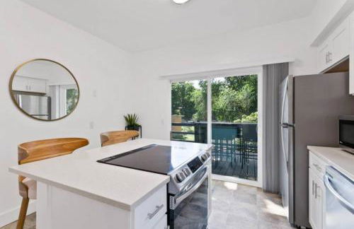 Quaint South Hill Home w Luxury King Bed and Wifi - Foto 13