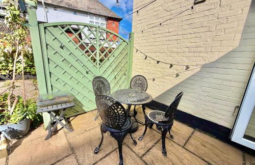 Gateman's Cottage - Three Bedroom Detached Home - Free Parking - Close to New Forest and Beaches - Photo 23