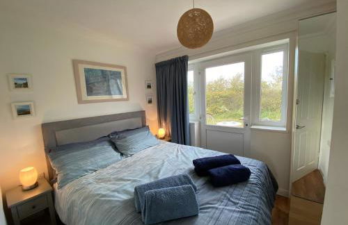 BAYVIEW self-catering coastal bungalow in rural West Wight - Photo 8