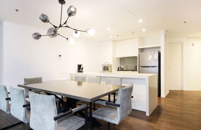 3 Bedroom Apartment in D1 Tower - Photo 11