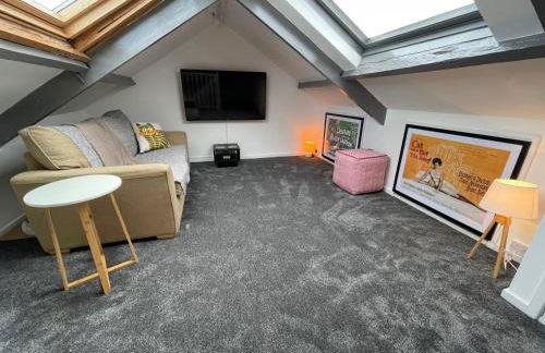 Cheerful 2 Bedroom Townhouse with Cinema Loft - Foto 29