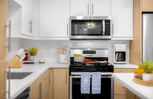 Luxury 1BR Newport Beach Condo with Pool and Gym - Foto 8