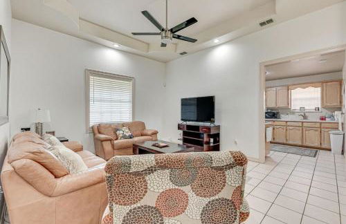 Pet-Friendly San Juan Home with Private Yard and Grill - Foto 12