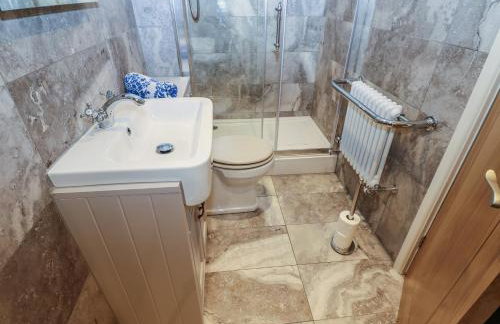 Alma House - Photo 21